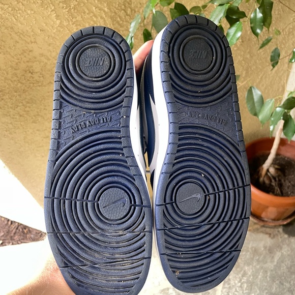 Nikes - Picture 6 of 7